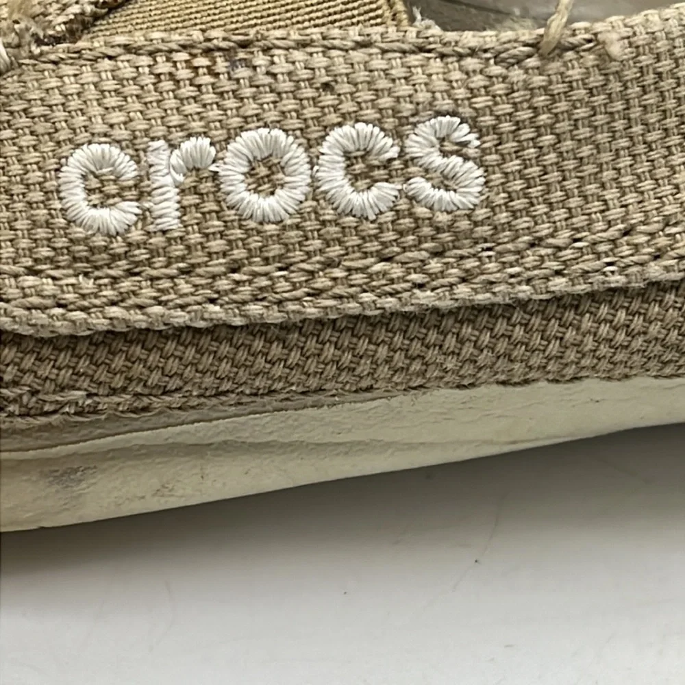 Crocs tan canvas slip on loafers size 7. CR8657D - Picture 7 of 8